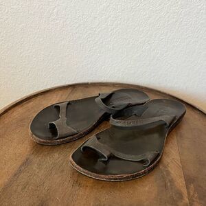 Cydwoq Leather Bare-C Flat Toe-Strap Sandals Women's Size 36.5 US 6.5